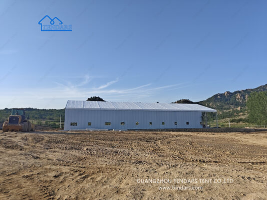 22x35m Sandwich Panel Wand L-Serie Clear Span Marquee Party Zelt Isoliertes Sandwich Panel Gartenparty Feier
