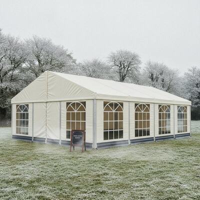 Alle Jahreszeiten isoliert Party Marquee Zelt Aluminiumrahmen Thermische Barriere Winterfest UK Veranstaltungen Jahr über Ort